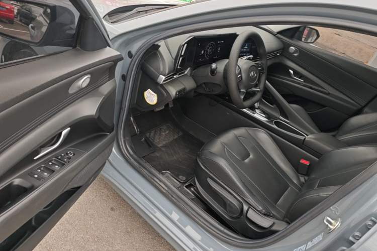 Used Hyundai Elantra 2021 1.5L CVT GLX Elite Edition Driver Seat