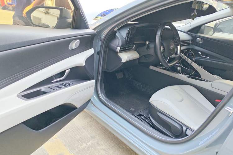 Used Hyundai Elantra 2021 1.5L CVT GLX Elite Edition Driver Seat