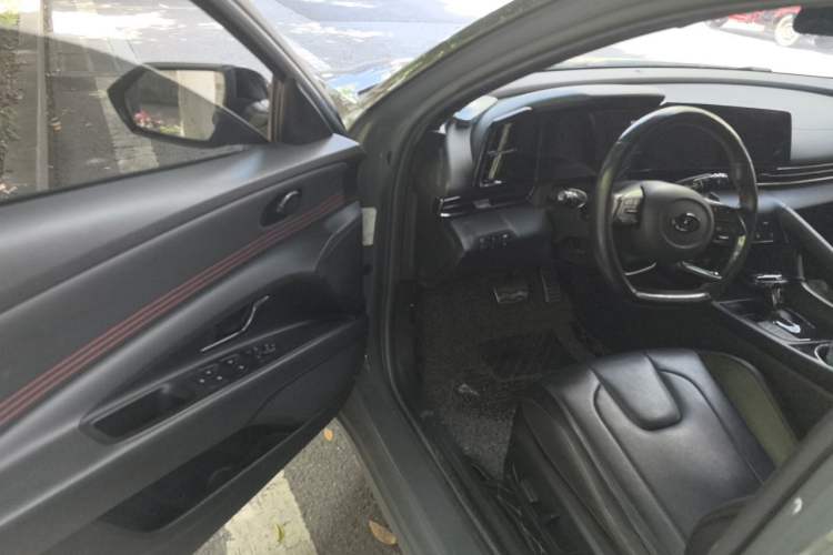 Used Hyundai Elantra 2021 240TGDi DCT LUX Prestige Edition Driver Seat