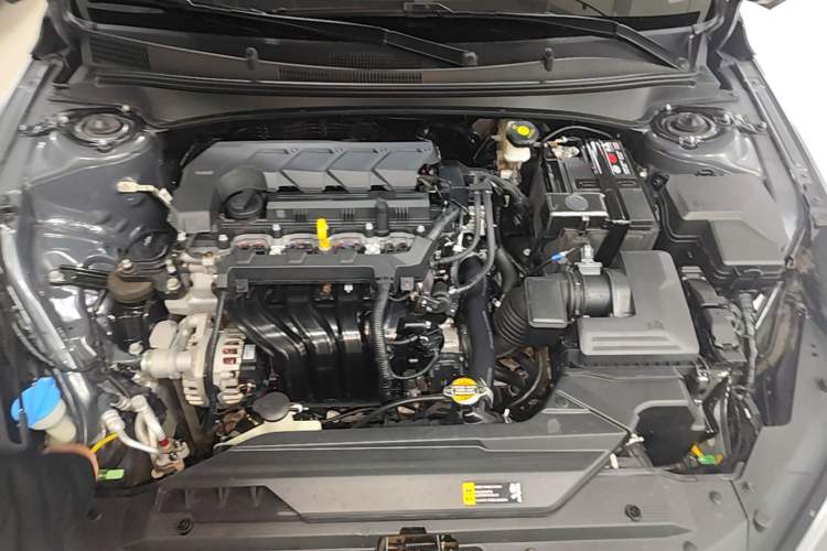 Used Hyundai Elantra 2021 1.5L CVT TOP Flagship Edition Engine Bay