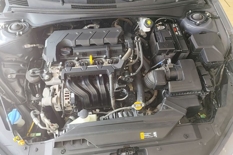 Used Hyundai Elantra 2021 1.5L CVT GLX Elite Edition Engine Bay