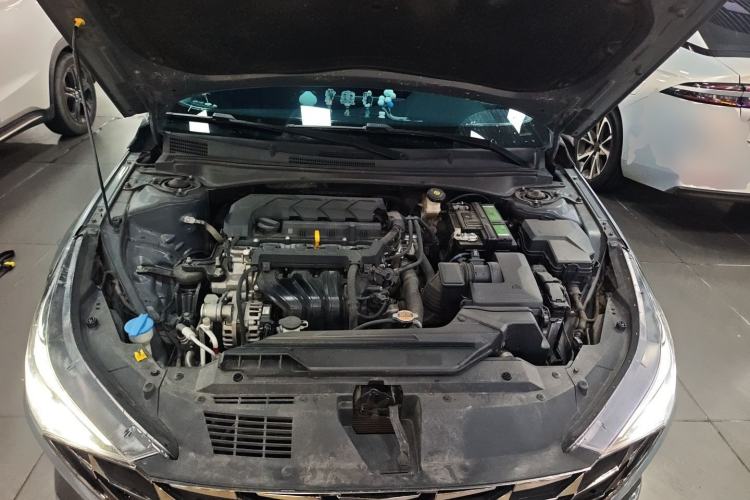 Used Hyundai Elantra 2021 1.5L CVT LUX Prestige Edition Engine Bay