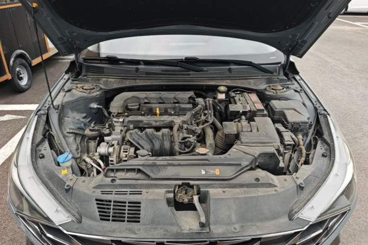 Used Hyundai Elantra 2021 1.5L CVT GLX Elite Edition Engine Bay