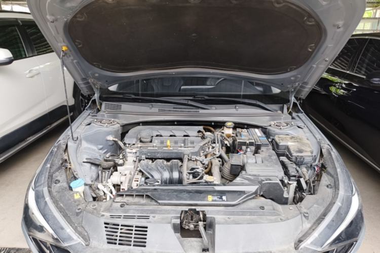 Used Hyundai Elantra 2021 1.5L CVT LUX Prestige Edition Engine Bay