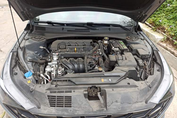 Used Hyundai Elantra 2021 1.5L CVT LUX Prestige Edition Engine Bay