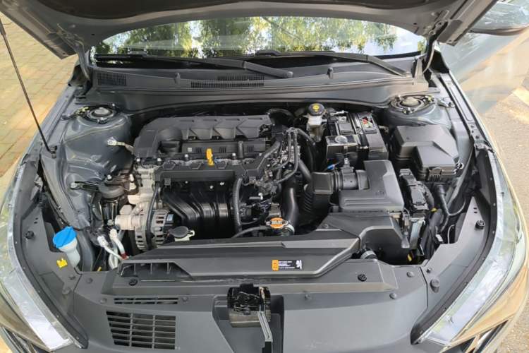 Used Hyundai Elantra 2021 1.5L CVT GLX Elite Edition Engine Bay