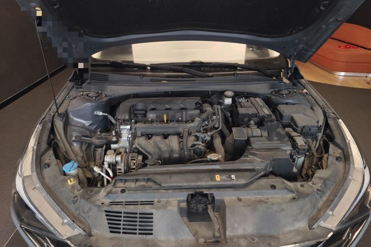 Used Hyundai Elantra 2021 1.5L CVT GLX Elite Edition Engine Bay