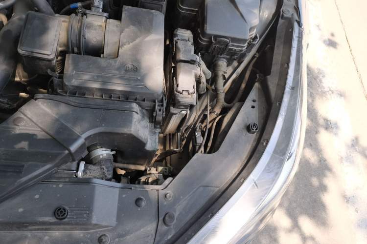 Used Hyundai Elantra 2021 1.5L CVT LUX Prestige Edition Engine Bay Left