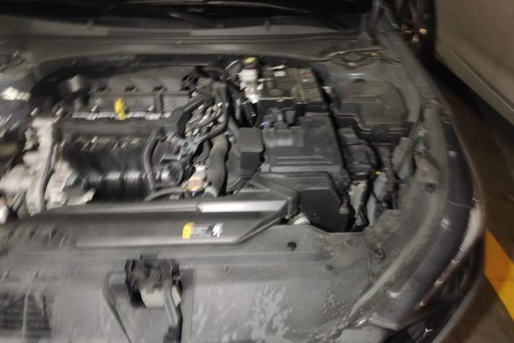 Used Hyundai Elantra 2021 1.5L CVT LUX Prestige Edition Engine Bay Left