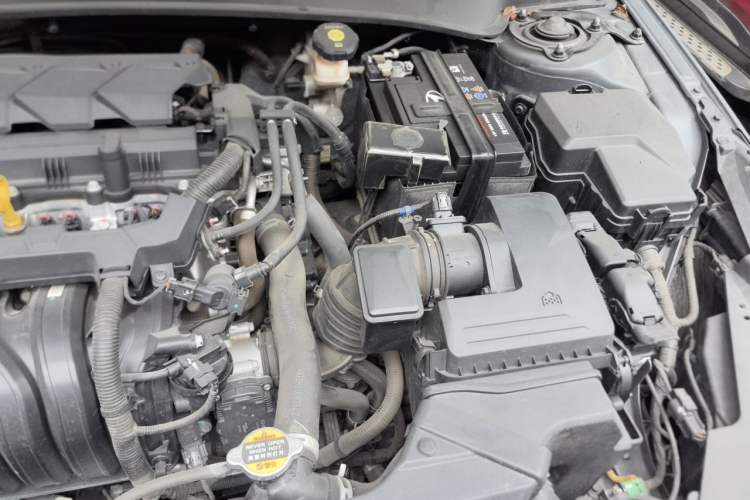 Used Hyundai Elantra 2021 1.5L CVT GLX Elite Edition Engine Bay Left