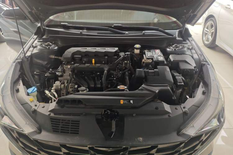 Used Hyundai Elantra 2021 1.5L CVT LUX Prestige Edition Engine Bay