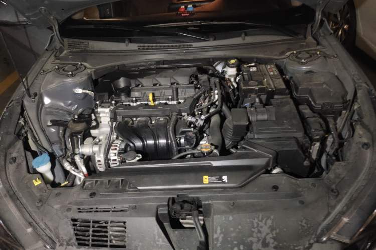 Used Hyundai Elantra 2021 1.5L CVT LUX Prestige Edition Engine Bay