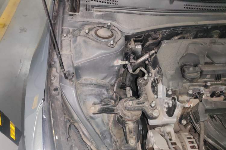 Used Hyundai Elantra 2021 1.5L CVT TOP Flagship Edition Engine Bay Right