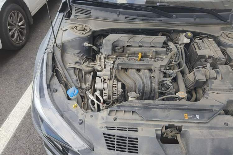 Used Hyundai Elantra 2021 1.5L CVT LUX Prestige Edition Engine Bay Right