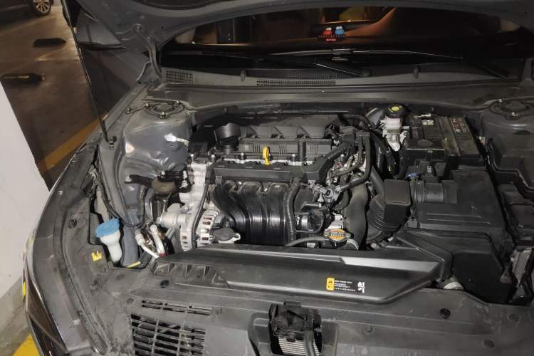 Used Hyundai Elantra 2021 1.5L CVT LUX Prestige Edition Engine Bay Right