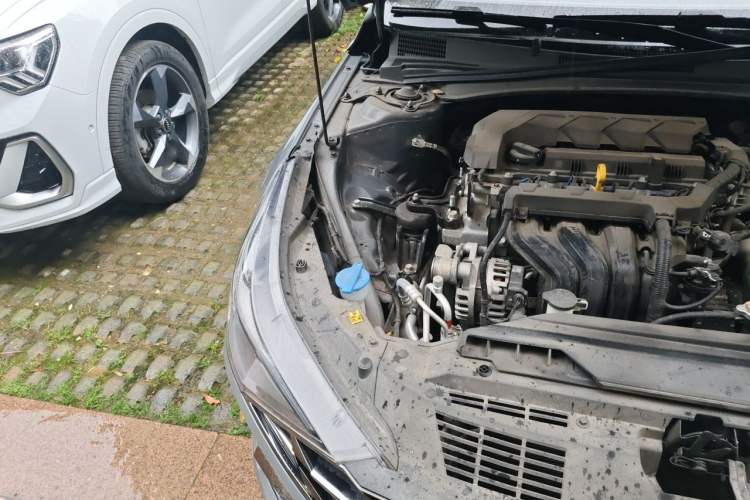 Used Hyundai Elantra 2021 1.5L CVT LUX Prestige Edition Engine Bay Right