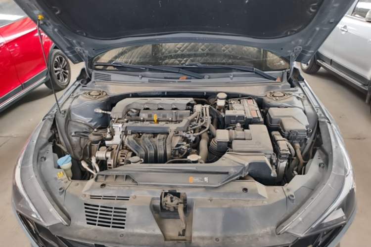 Used Hyundai Elantra 2021 1.5L CVT LUX Prestige Edition Engine Bay