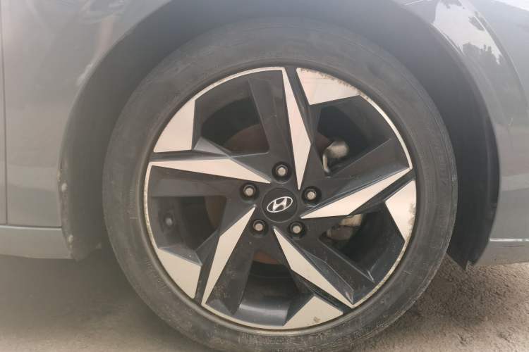 Used Hyundai Elantra 2021 1.5L CVT GLX Elite Edition Exterior 1