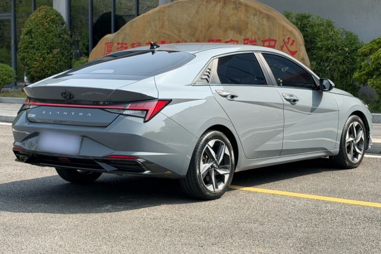 Used Hyundai Elantra 2021 1.5L CVT LUX Prestige Edition Exterior 1