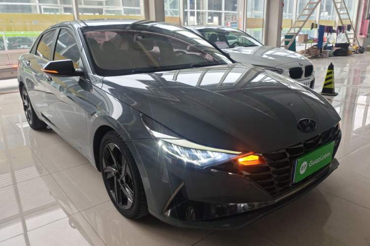 Used Hyundai Elantra 2021 1.5L CVT LUX Prestige Edition Exterior 1