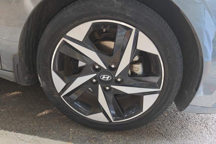 Used Hyundai Elantra 2021 1.5L CVT LUX Prestige Edition Exterior 1