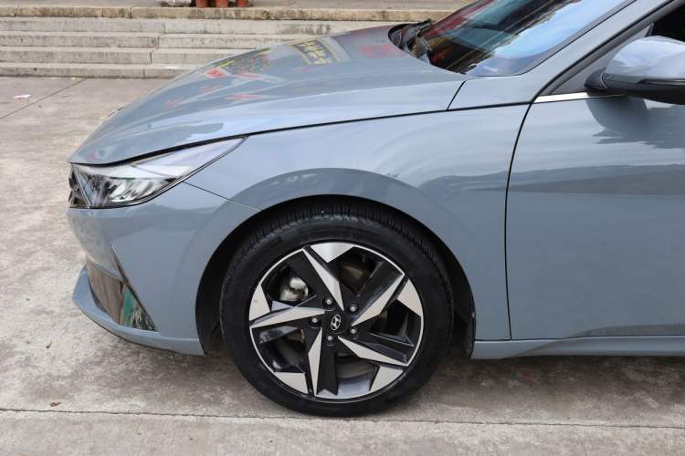 Used Hyundai Elantra 2021 1.5L CVT LUX Prestige Edition Exterior 10