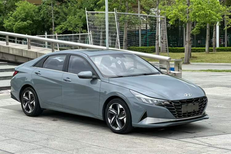 Used Hyundai Elantra 2021 1.5L CVT LUX Prestige Edition Exterior 2