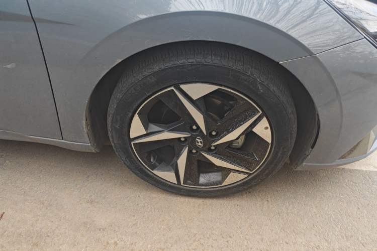 Used Hyundai Elantra 2021 1.5L CVT LUX Prestige Edition Exterior 2