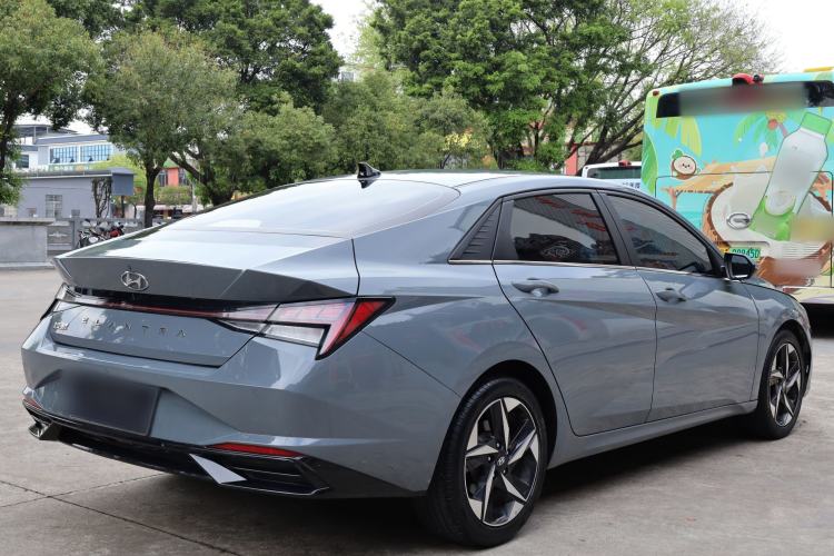 Used Hyundai Elantra 2021 1.5L CVT LUX Prestige Edition Exterior 3