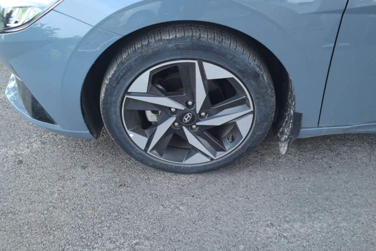 Used Hyundai Elantra 2021 1.5L CVT LUX Prestige Edition Exterior 4
