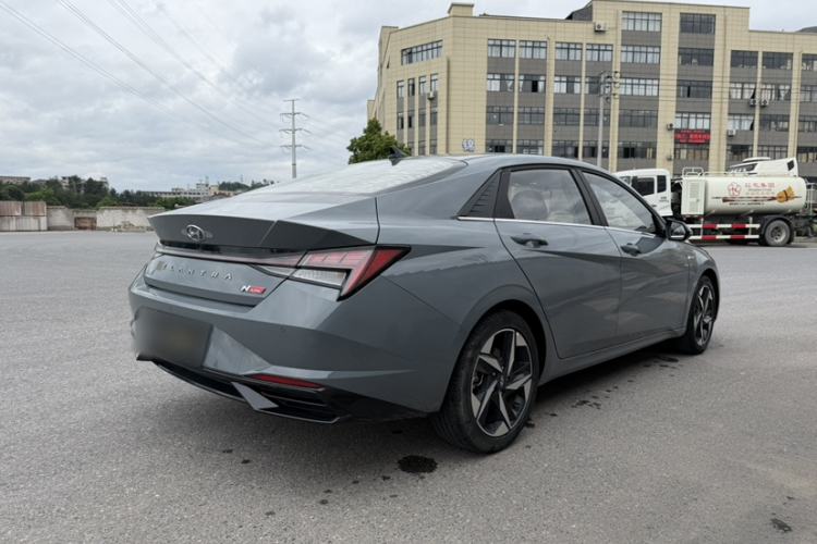 Used Hyundai Elantra 2021 1.5L CVT GLX Elite Edition Exterior 4