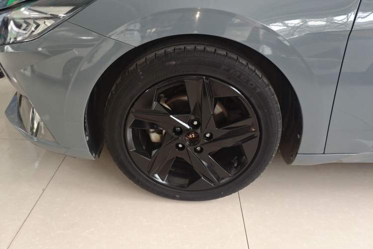 Used Hyundai Elantra 2021 1.5L CVT LUX Prestige Edition Exterior 4