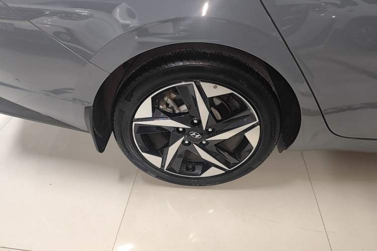 Used Hyundai Elantra 2021 1.5L CVT TOP Flagship Edition Exterior 5