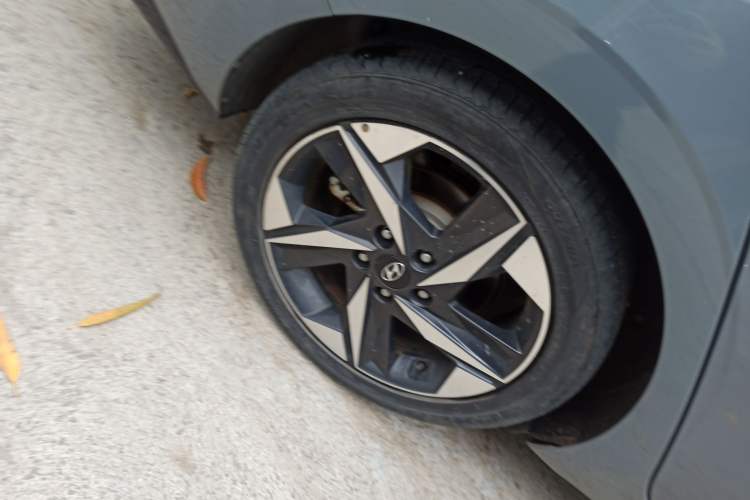 Used Hyundai Elantra 2021 1.5L CVT LUX Prestige Edition Exterior 5