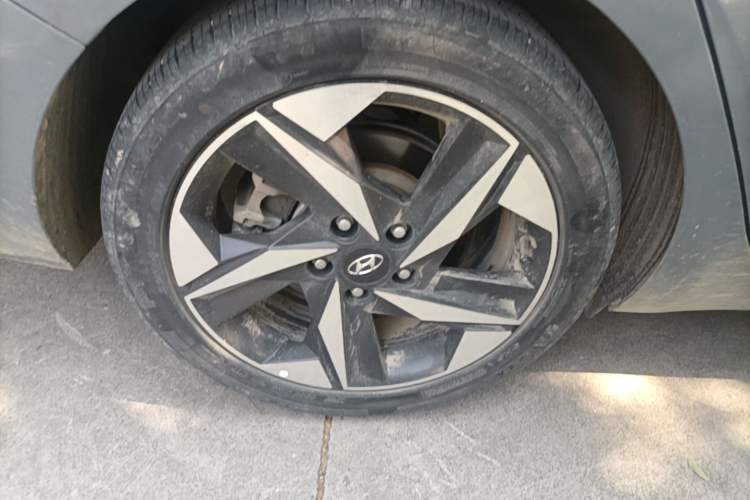 Used Hyundai Elantra 2021 1.5L CVT GLX Elite Edition Exterior 5
