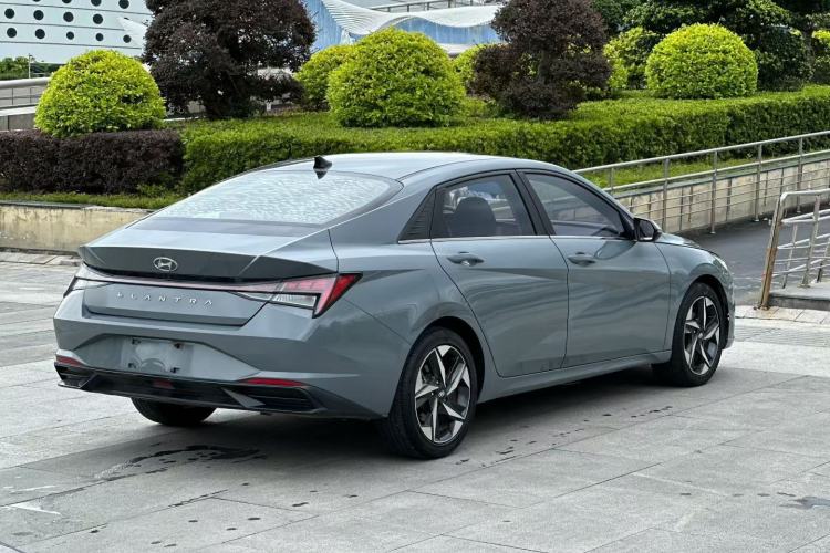 Used Hyundai Elantra 2021 1.5L CVT LUX Prestige Edition Exterior 5