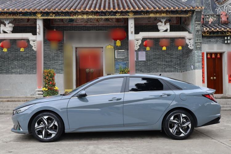 Used Hyundai Elantra 2021 1.5L CVT LUX Prestige Edition Exterior 6