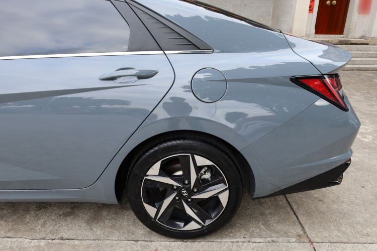Used Hyundai Elantra 2021 1.5L CVT LUX Prestige Edition Exterior 9