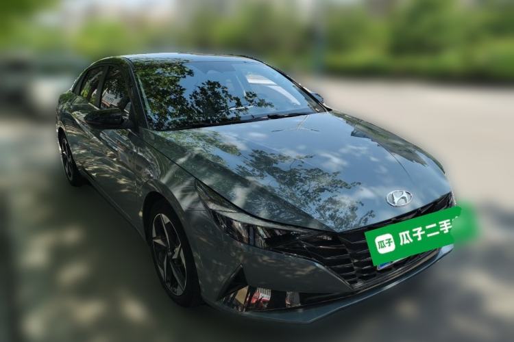 Used Hyundai Elantra 2021 1.5L CVT LUX Prestige Edition Front Right 45 Deg