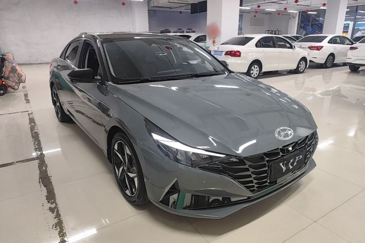 Used Hyundai Elantra 2021 1.5L CVT TOP Flagship Edition Front Right 45 Deg