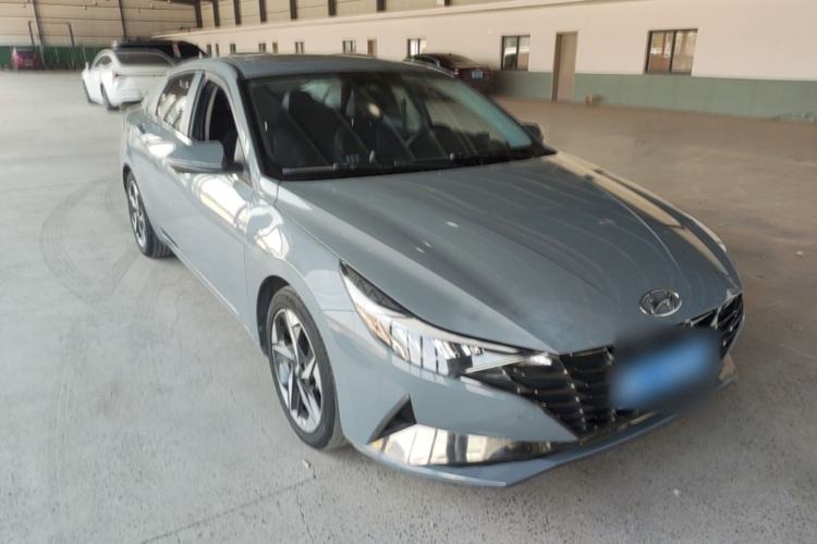 Used Hyundai Elantra 2021 1.5L CVT LUX Prestige Edition Front Right 45 Deg