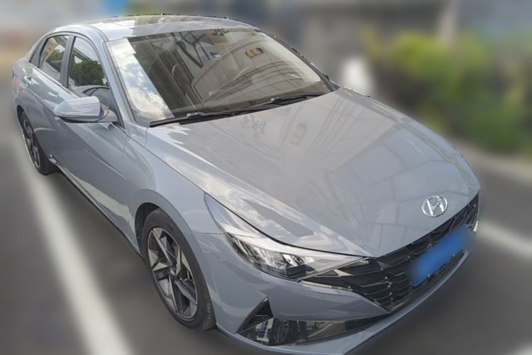 Used Hyundai Elantra 2021 1.5L CVT LUX Prestige Edition Front Right 45 Deg