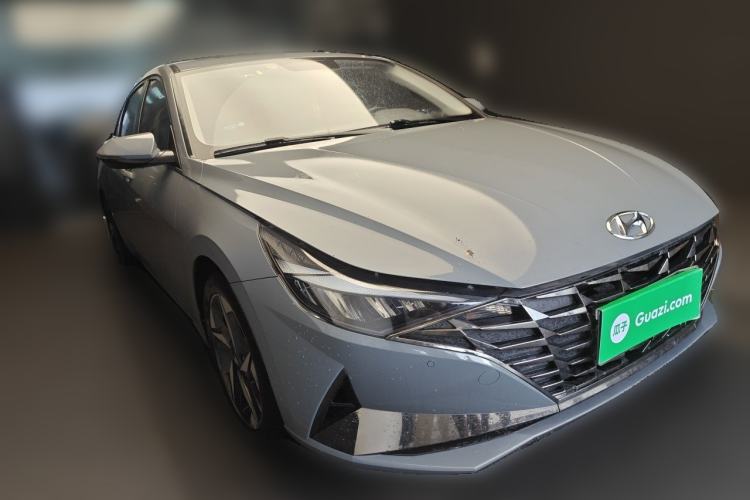 Used Hyundai Elantra 2021 1.5L CVT GLX Elite Edition Front Right 45 Deg