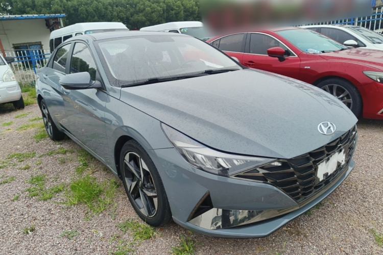 Used Hyundai Elantra 2021 1.5L CVT GLX Elite Edition Front Right 45 Deg