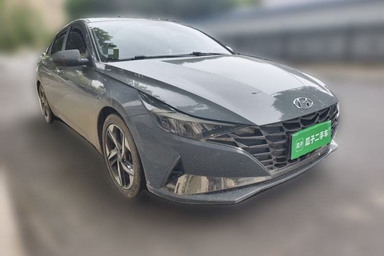 Used Hyundai Elantra 2021 1.5L CVT GLX Elite Edition Front Right 45 Deg