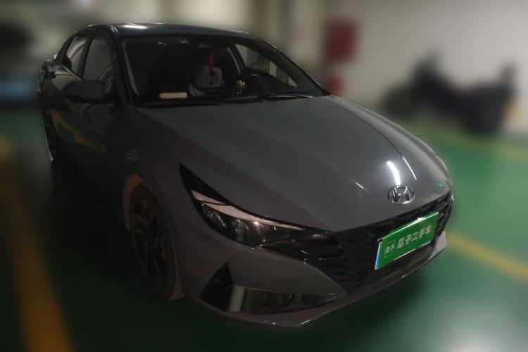 Used Hyundai Elantra 2021 1.5L CVT LUX Prestige Edition Front Right 45 Deg