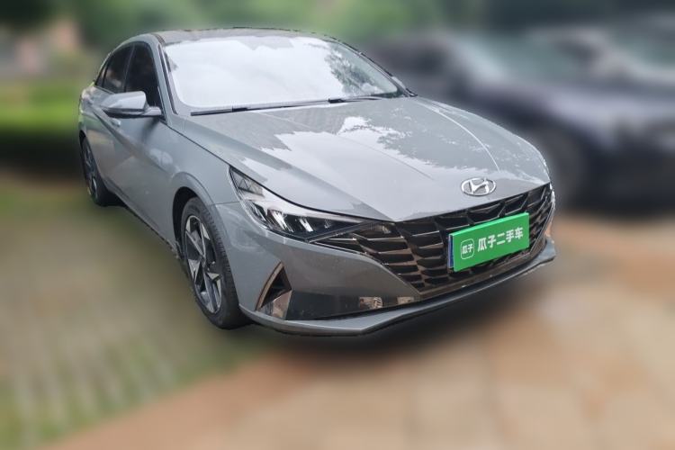Used Hyundai Elantra 2021 1.5L CVT LUX Prestige Edition Front Right 45 Deg