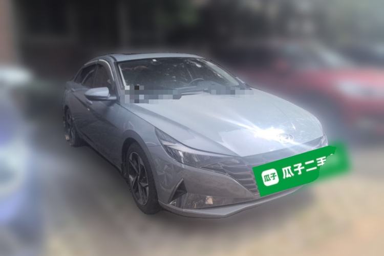 Used Hyundai Elantra 2021 1.5L CVT GLX Elite Edition Front Right 45 Deg