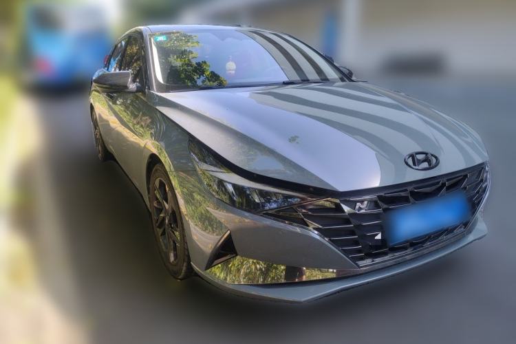 Used Hyundai Elantra 2021 1.5L CVT LUX Prestige Edition Front Right 45 Deg