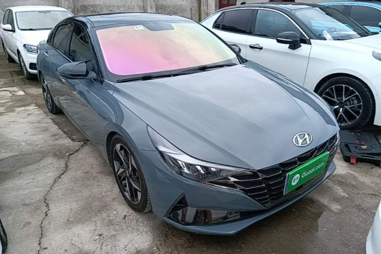 Used Hyundai Elantra 2021 1.5L CVT GLX Elite Edition Front Right 45 Deg